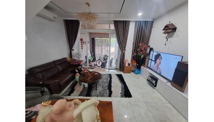 Căn Gốc 4 Tầng Mặt Tiền 90m2 Gần Hoàng Diệu 2, Linh Trung, Thủ Đức